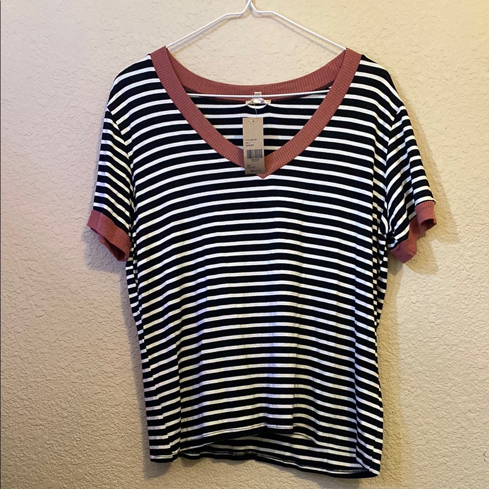 BKE Black and White Short Sleeve T-Shirt Relaxed Fit